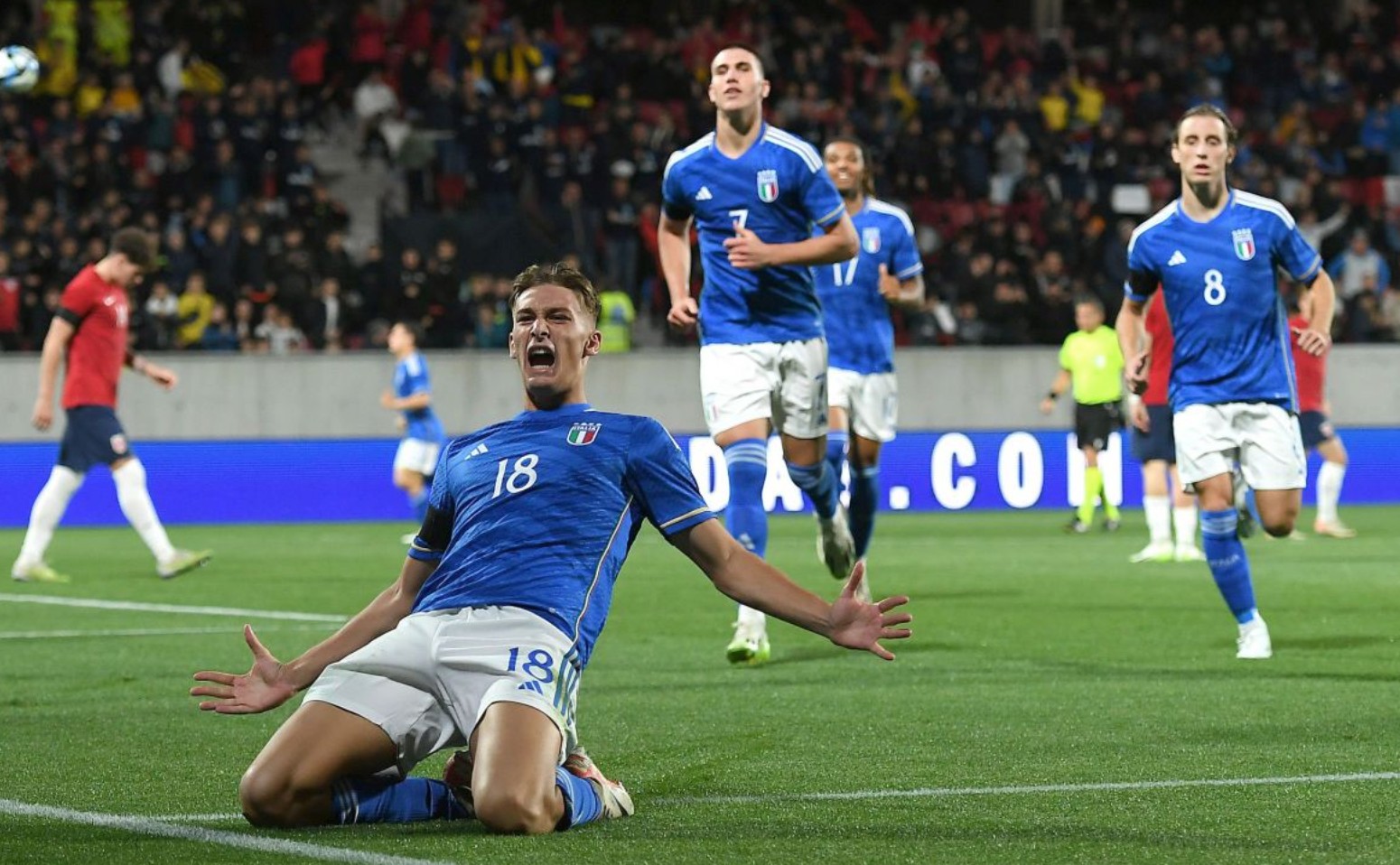 波多尔斯基：仍与阿森纳保持着深厚联系，有预感本赛季能夺冠（波多尔斯基：与阿森纳情谊不减，预感枪手本赛季将问鼎）