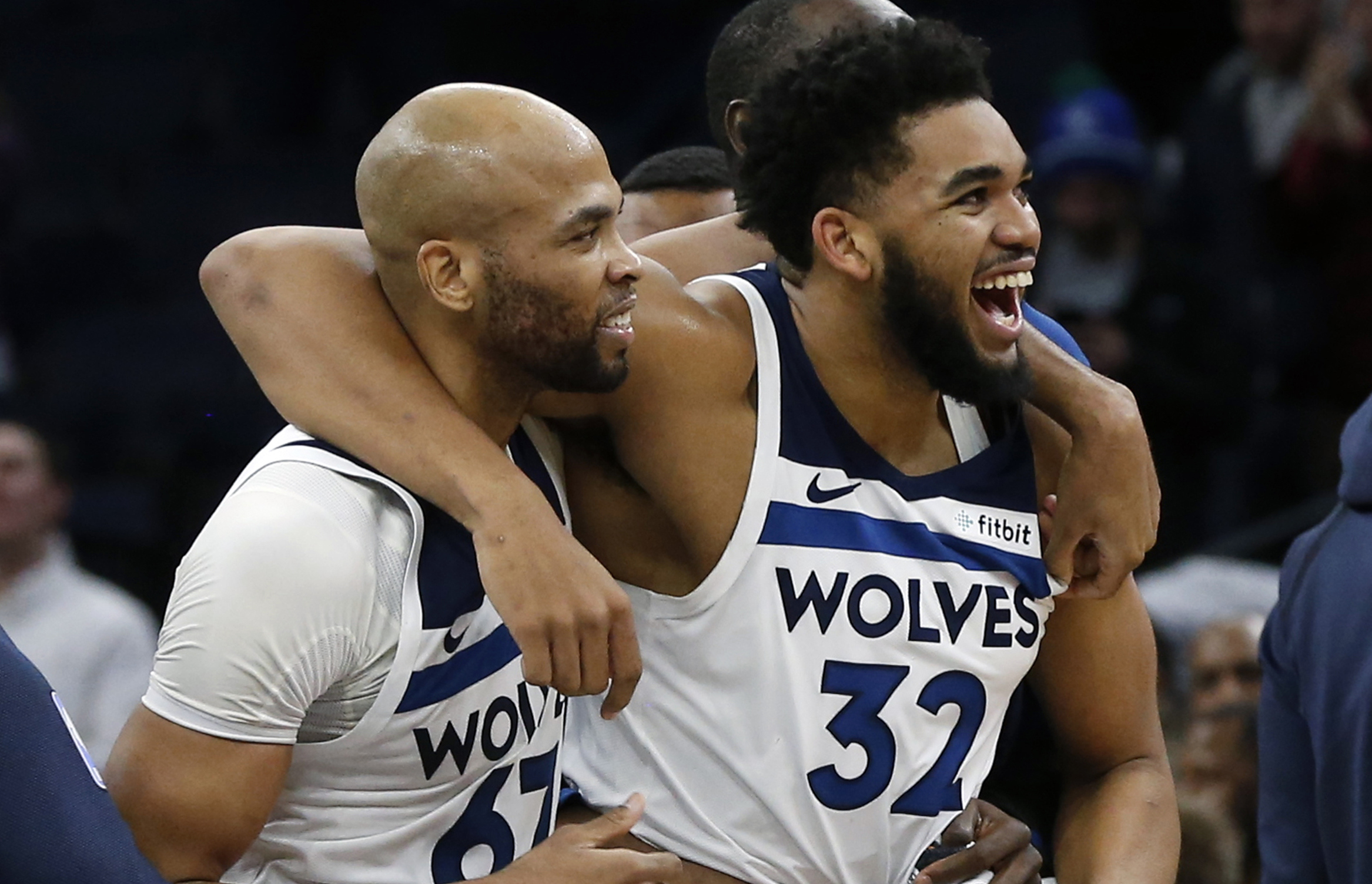 掘金半场4人得分上双，约基奇10分6助攻4篮板（半场结束掘金四人上双，约基奇10分6助4板）