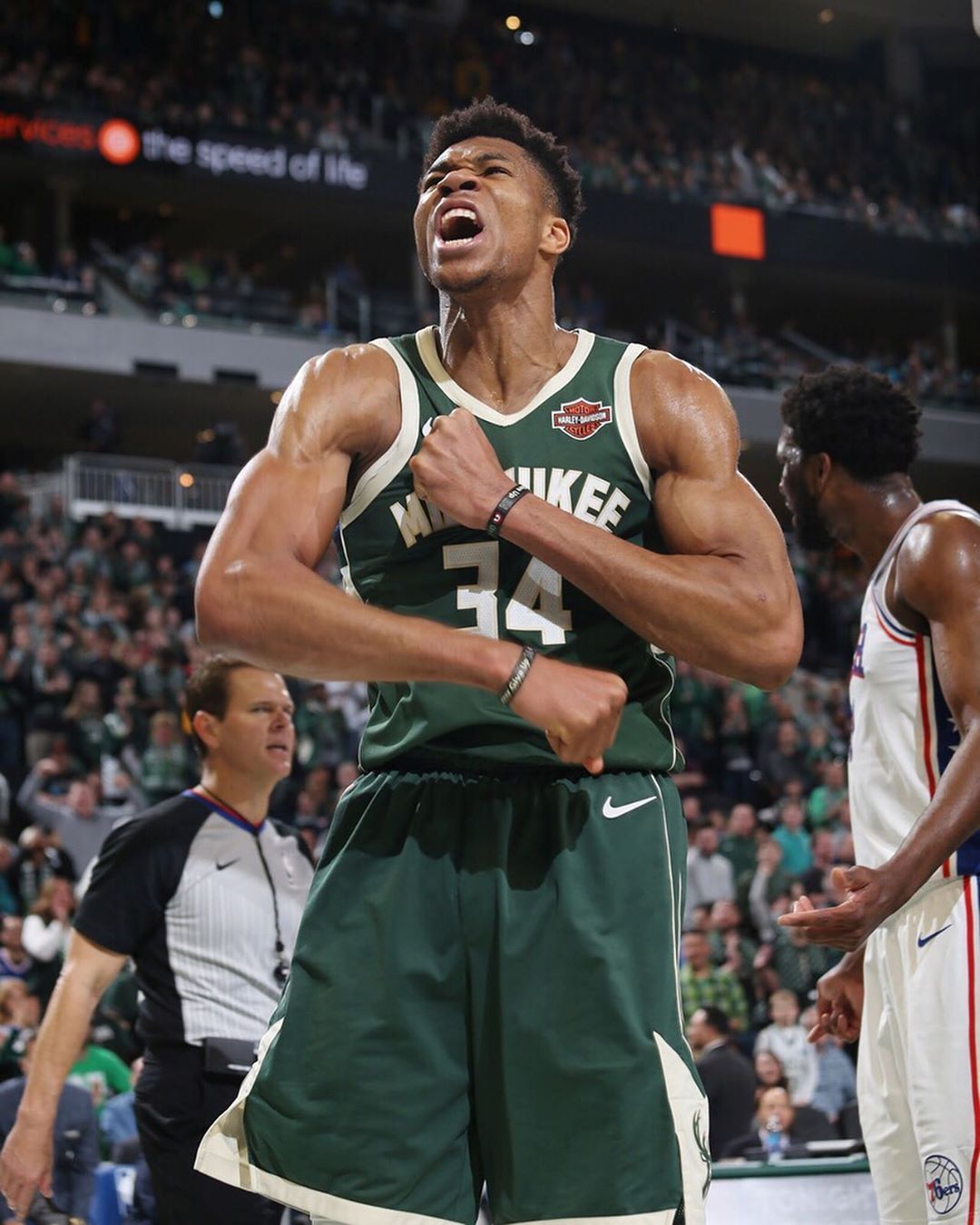 稳定！马尔卡宁全场18中11轰30分8篮板（手感在线！马尔卡宁18投11中拿下30分8篮板）