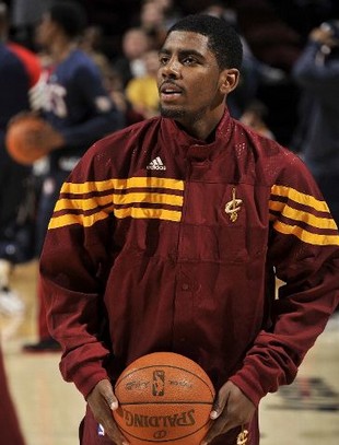 半场：国米1-0科莫，恩里克长驱直入助攻劳塔罗破门（半场战报：国米暂1-0领先科莫，恩里克奔袭助攻劳塔罗破门）