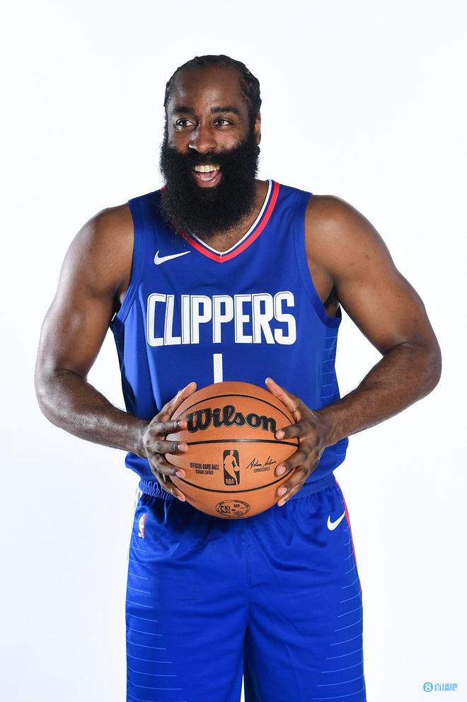 阿斯预测巴萨vs布鲁日首发：莱万领衔，拉什福德替补（阿斯报预测巴萨战布鲁日首发：莱万压阵，拉什福德替补待命）