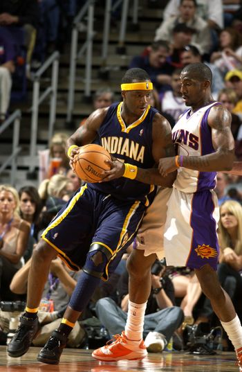 海廷加：奥斯梅恩和伊布、德罗巴一样强大，始终是一个威胁（海廷加：奥斯梅恩与伊布、德罗巴比肩，持续构成威胁）