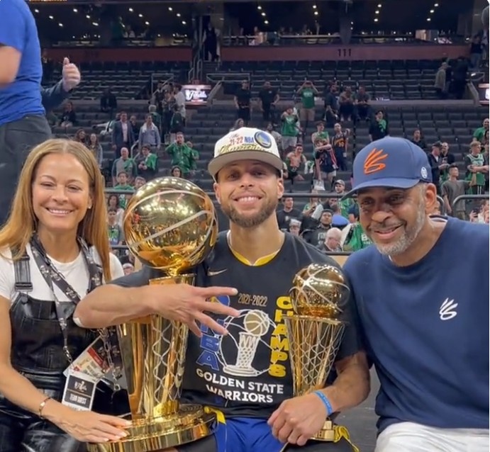 扛起球队进攻！小波特半场19分4抢断，第二节5中5（小波特火力全开：半场19分4抢断，次节5投5中扛起进攻）