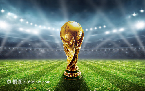 图片报：多特内部认为小贝林踢得过于保守，不过仍然信任他（图片报：多特内部认为小贝林风格偏谨慎，但对他的信任未动摇）